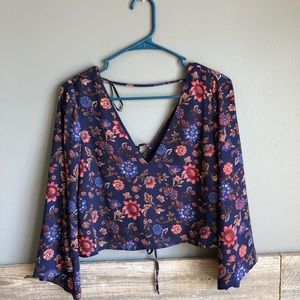 Floral cropped long sleeve top